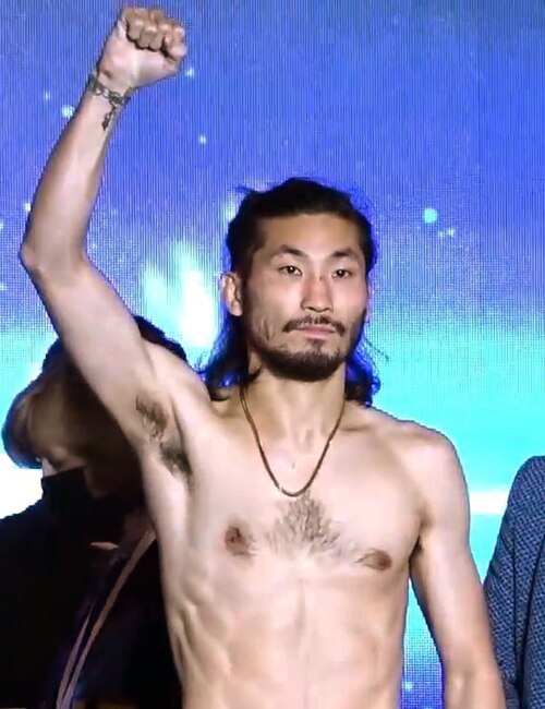 岩佐亮佑